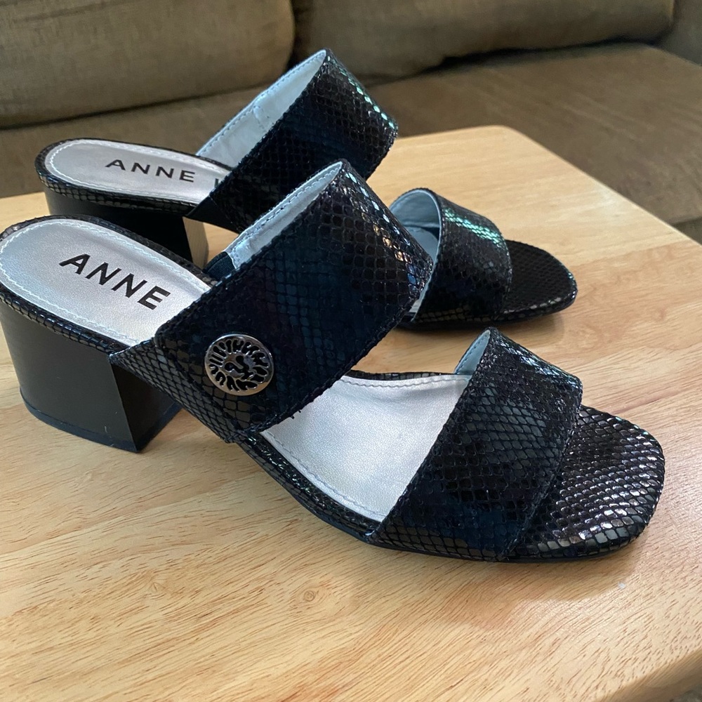Anne Klein 7 medium sandals